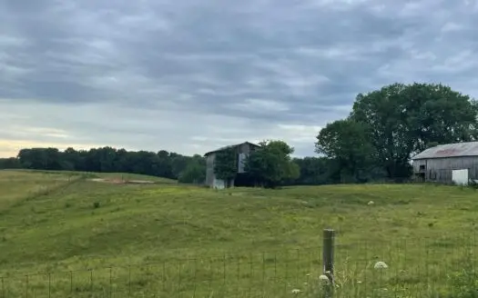 18.6 Acres with Barns & Pond for Sale Near Bowling Green, Ky