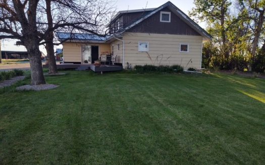 Montana County Home on 20 Acres