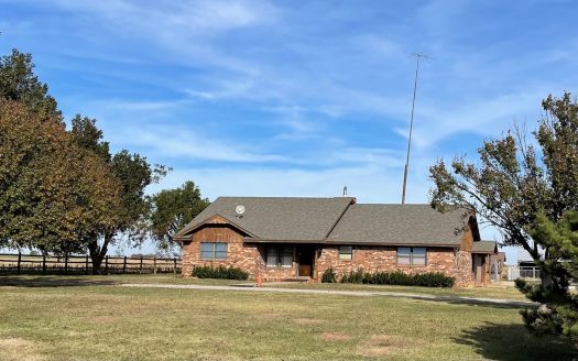 Great Country Home on 10 Acres with Fantastic Large Shop