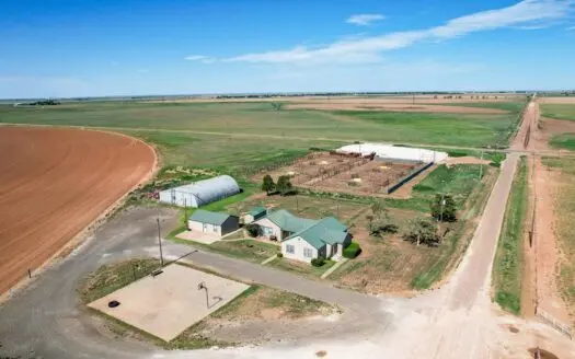 Country Home w/AMAZING Pens PERFECT for Cattle Operation!