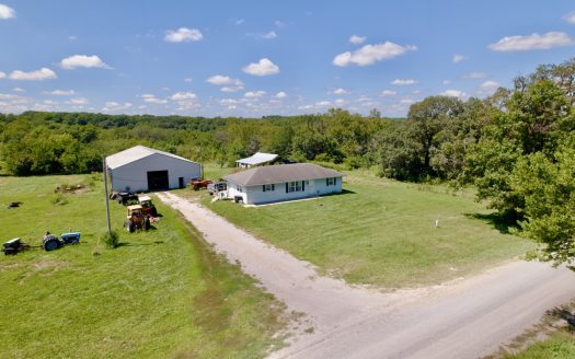 Country Home on 11 Acres for Sale in Caldwell County, MO