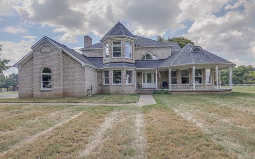 Premier equestrian estate for sale near Franklin Ky.