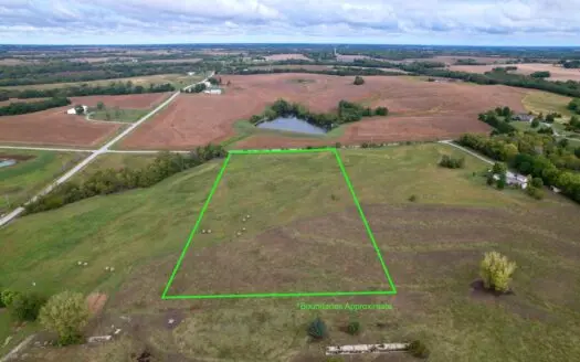 7 Acres m/l for Country Home or Hobby Farm in Northwest MO