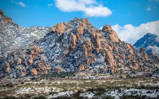 Spectacular desert property with WELL in St David AZ