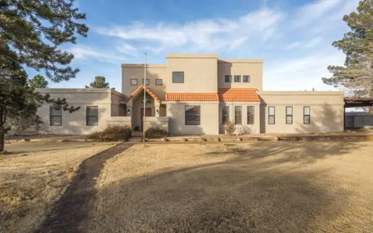 Well-Maintained Home with Horse Facilities in Las Cruces, NM