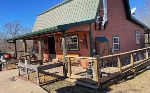 10 Acre Hobby Farm in the Ozarks