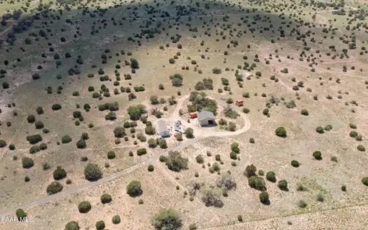 Lovely Northern AZ Off Grid Country Home on almost 40 acres