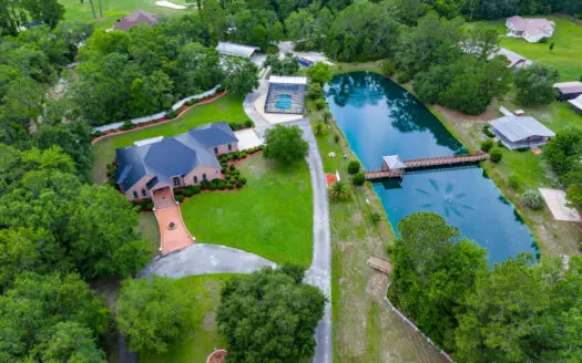 Beautiful Private Estate With Pond