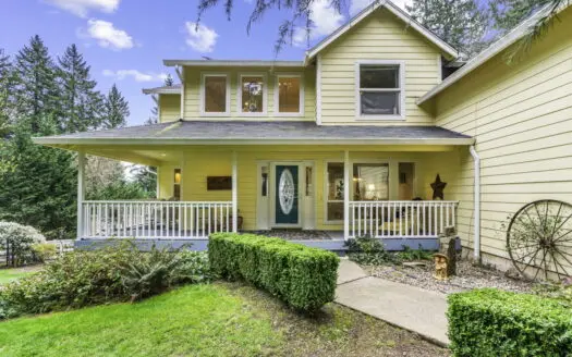 Battle Ground Acreage w/ Barn & Homestead Setup