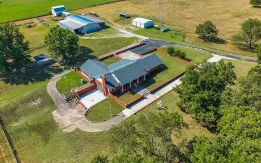 Home on 41 Acres , Country Living – Close to town