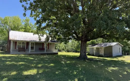 Country Home For Sale In Tn, 8 Acres, Barn, Pond, Shelter