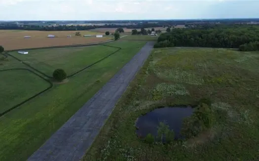 115acres with 3400 ft Runway & Hanger for sale near Franklin, Ky.