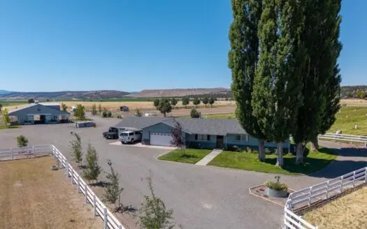 Turnkey 19.69-Acre Equestrian Estate in Modoc County