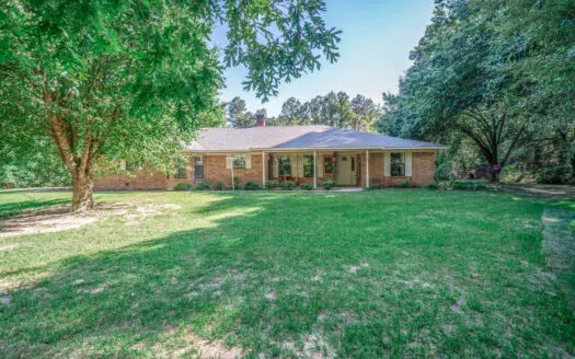 East Texas Country Home on 14 Acres – 3 Bed, 2.5 Bath with Guest
