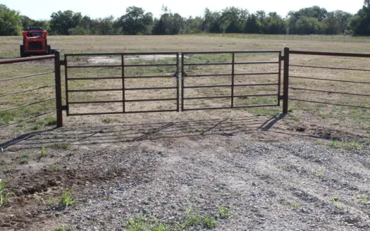 10 Acres with New Perimeter Fencing and Pipe Entrance