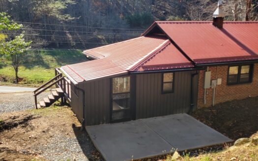 Completely remodeled home in the charming town of Lansing, NC.