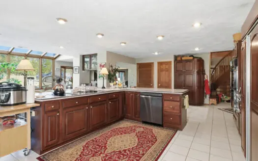 Secluded Custom Built Home on Bull Shoals Lake near Pontiac, MO