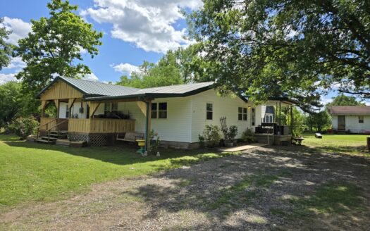 Country Home and 40 Acres – Pasture, Woods, Ponds & Scenic Views