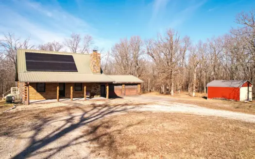 Log home for sale in Osceola Missouri