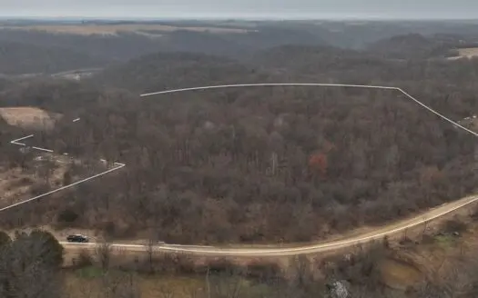 Buildable property on 15-Acres of Southwest Wisconsin Hunting