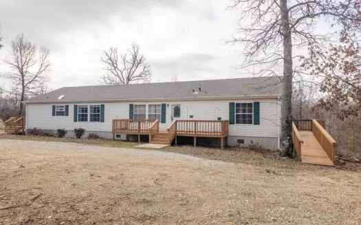 Country Home and Acreage for sale in the Missouri Ozarks | Thayer