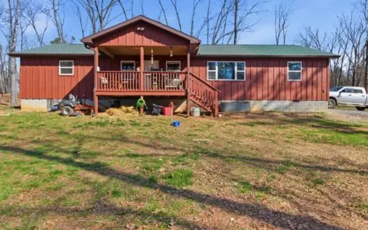Ozarks Farmhouse on 6 Acres – Built in 2019, Hobby Farm Ready
