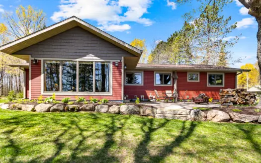 Home on Pier Lake for Sale in Town of Minocqua, WI