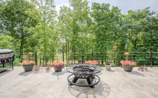 Tn. Country Home on 57 Acres – Secluded Farm & Hunting Retreat!
