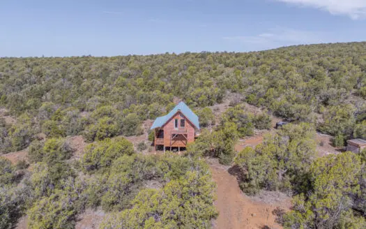 DIAMOND IN THE ROUGH !  Northern Arizona off grid cabin