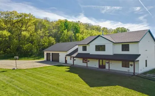 Luxury rural living in the heart of Wisconsin’s scenic Coulee Reg