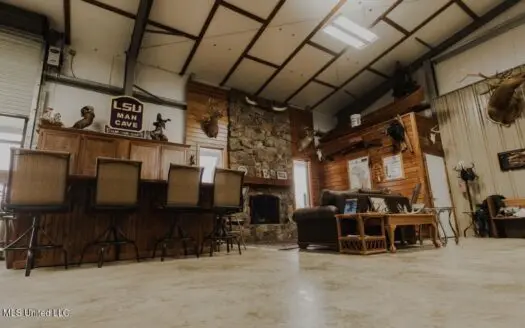 958± Acre High-Fence Ranch in Oakdale, Louisiana