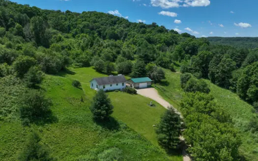 Scenic Country Home & Trophy Whitetail Retreat Near Wildcat Mount