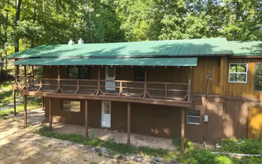 21-Acre Tennessee Log Home Premier Hunting Property in Linden, TN