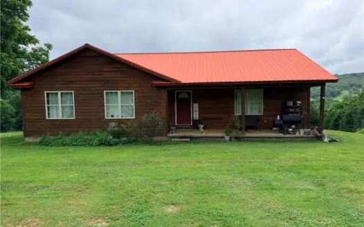 Private Country Retreat on 35 Acres in Huntsville, Arkansas