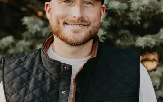 agent profile picture for Aaron Bruns on hunting properties website
