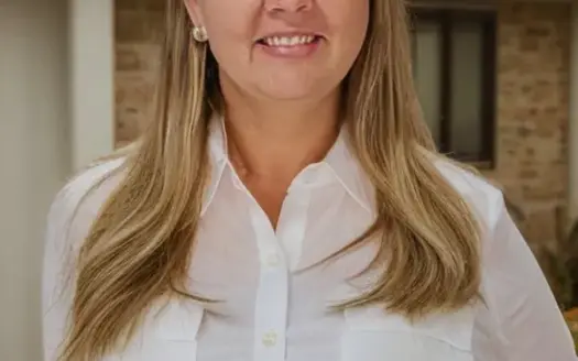 agent profile picture for Amy Carroll on hunting properties website