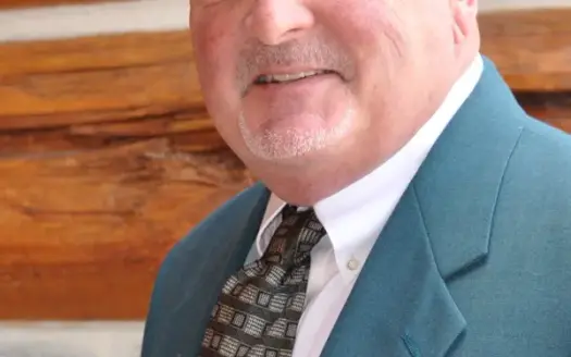 agent profile picture for Bruce MacGregor on hunting properties website