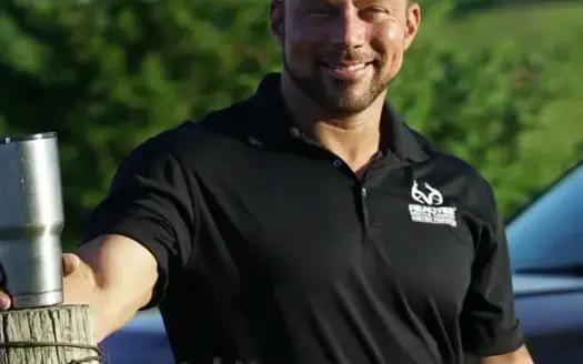 agent profile picture for Chris Hunter on hunting properties website