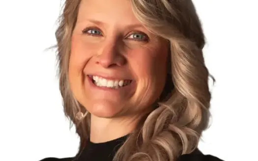 agent profile picture for Danielle Burnette on hunting properties website