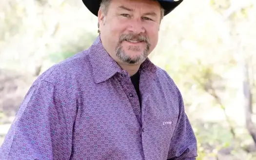 agent profile picture for Eric Bluntzer on hunting properties website
