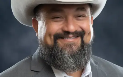 agent profile picture for Javier Gonzalez on hunting properties website