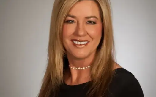 agent profile picture for Kimberly Grennan on hunting properties website