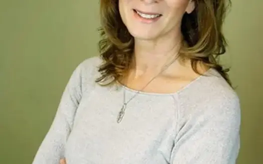 agent profile picture for Kimberly Young on hunting properties website