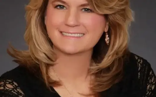 agent profile picture for Tracy Stauch on hunting properties website