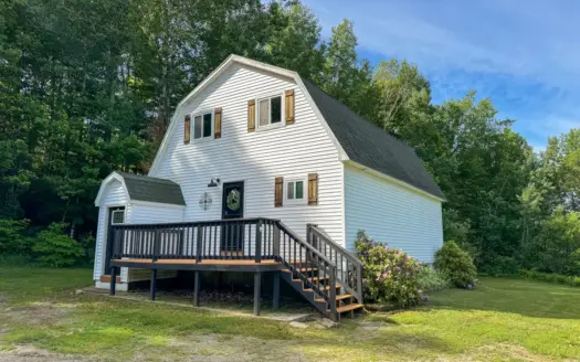 Charming 3 Bedroom Country Home – Lee, Maine