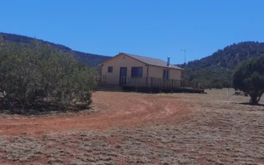 COZY Northern AZ off Grid Mountain Cabin