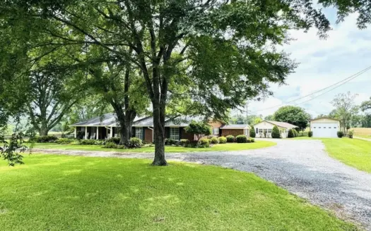 Gillsburg MS Farmhouse Estate on 99 Acres
