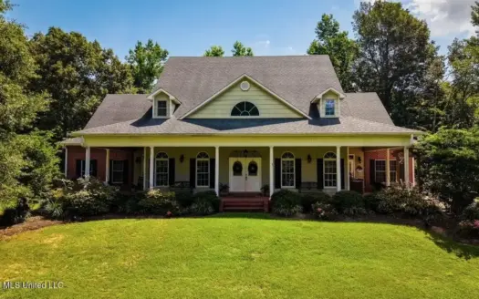 Luxury Country Estate on 70 Acres in Lawrence County