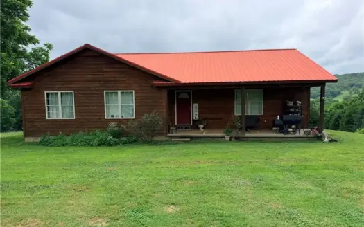 Private Country Retreat on 35 Acres in Huntsville, Arkansas