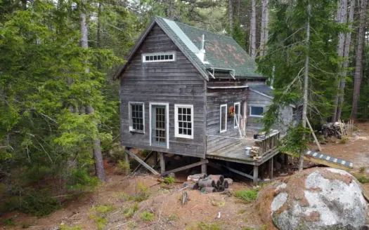 Private Waterfront Camp on Nicatous Lake – T41MD, Maine